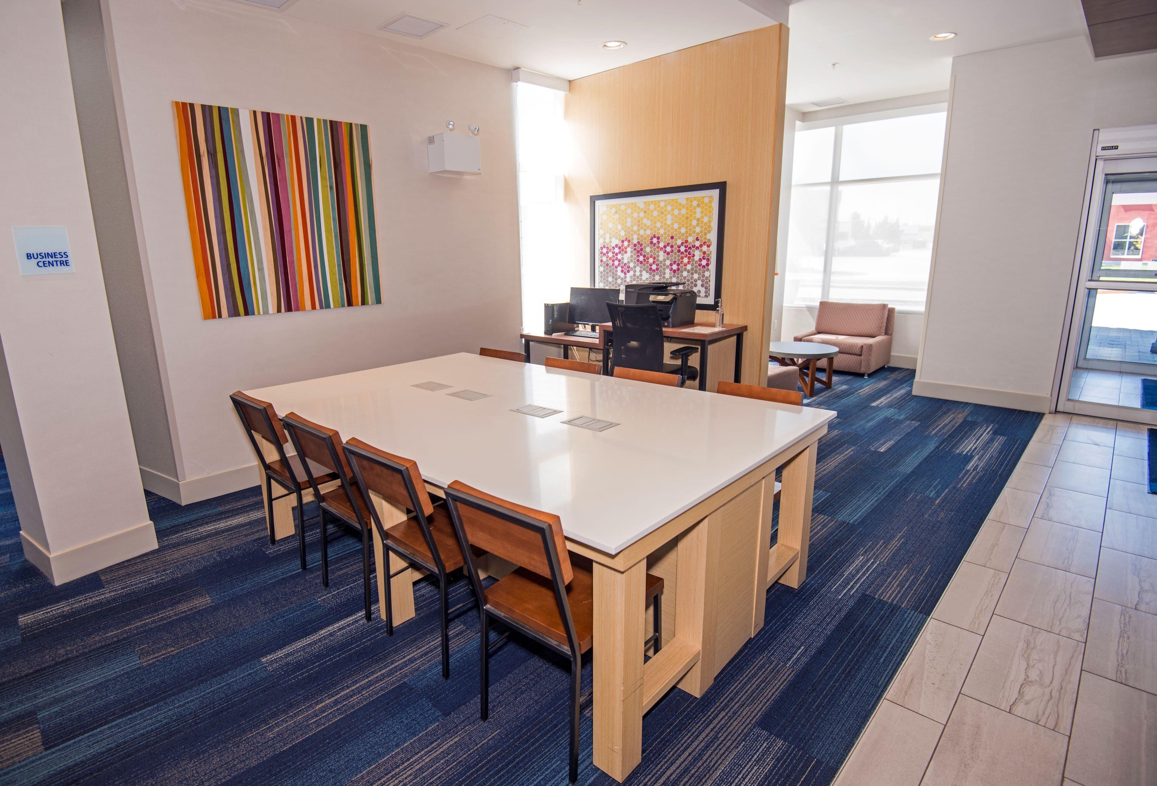 Holiday Inn Express - Red Deer North By Ihg Екстер'єр фото